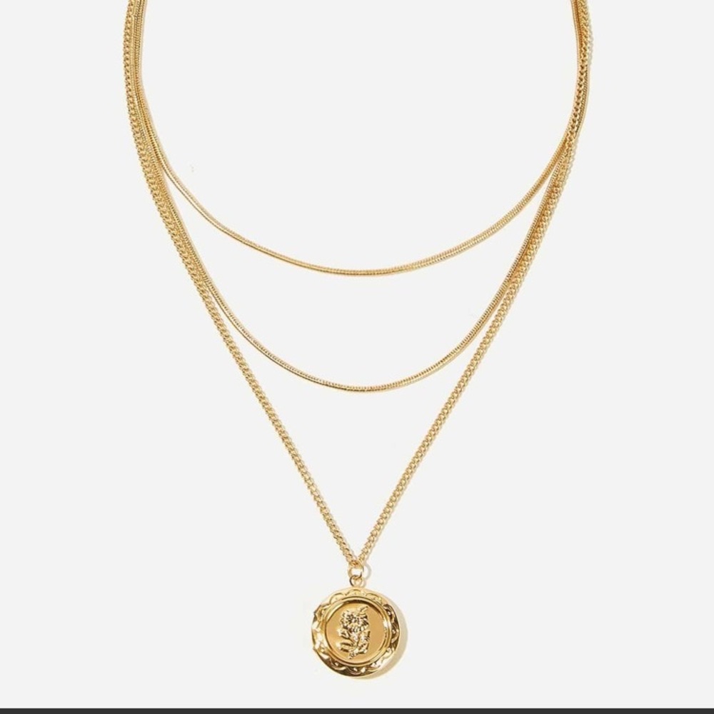 Flower Engraved Round Pendant Layered Necklace